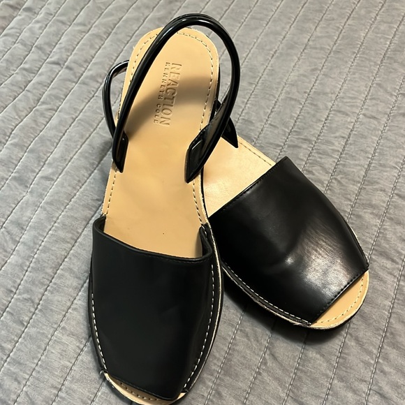 Kenneth Cole Sandals - Picture 4 of 5